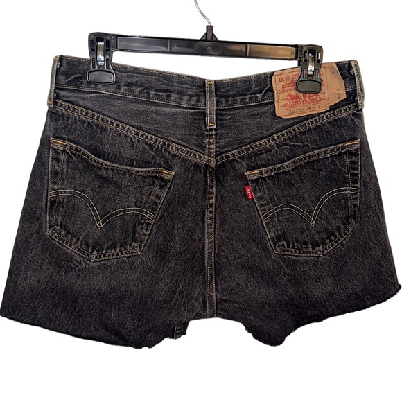 Levi’s 501 Denim Shorts Size 34 Waist Cut Off Dark Wash Button Fly - Picture 2 of 11